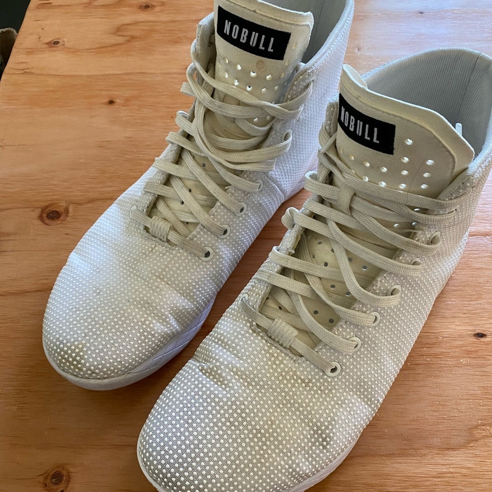 White no bulls size 12